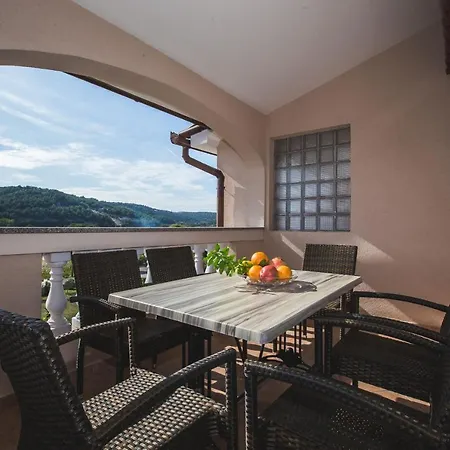 Anamarija S Apartment Lopar